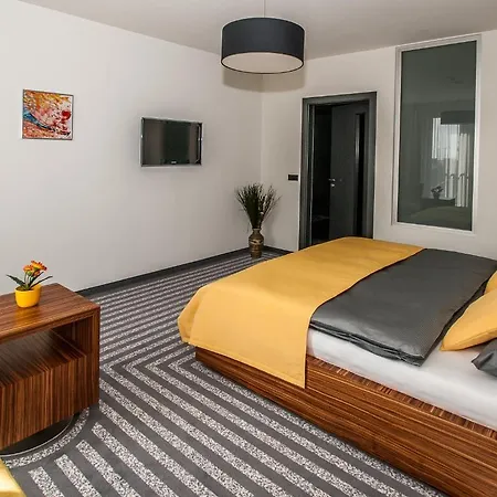 99 Hotel 4*