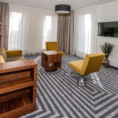 99 Hotel