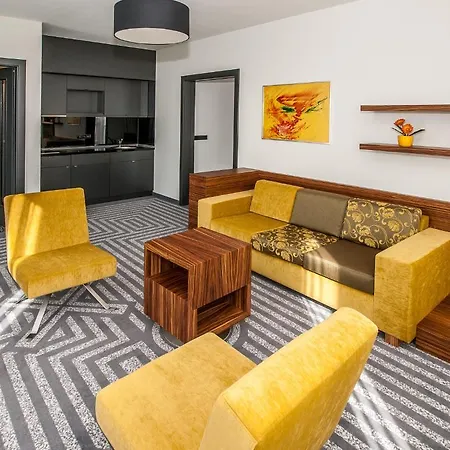 Hotel 99 4*