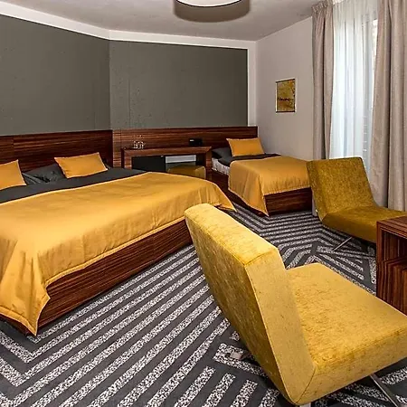 99 Hotel 4*
