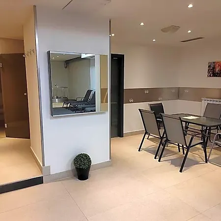 Hotel 99 4*
