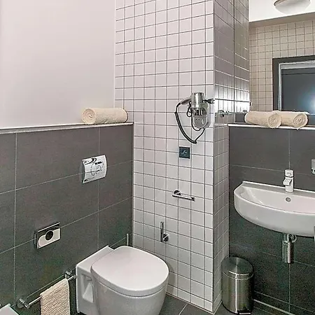 Hotel 99 4*