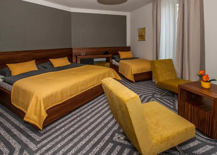 99 Hotel