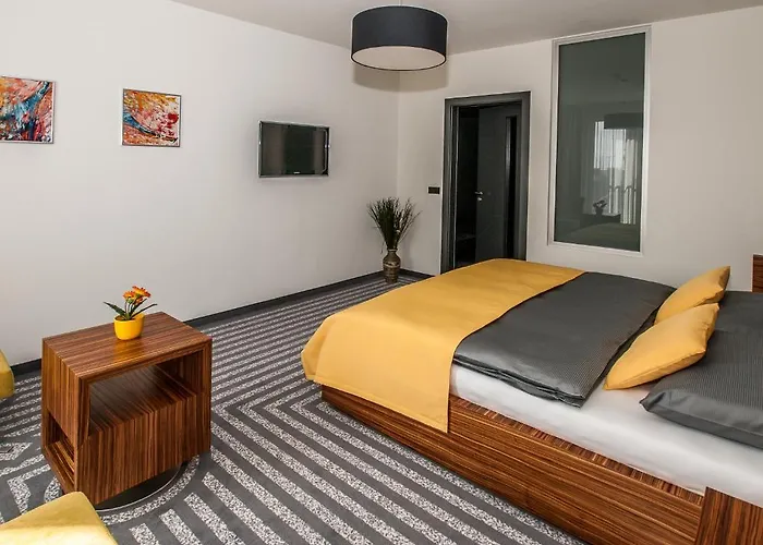 99 Hotel 4*