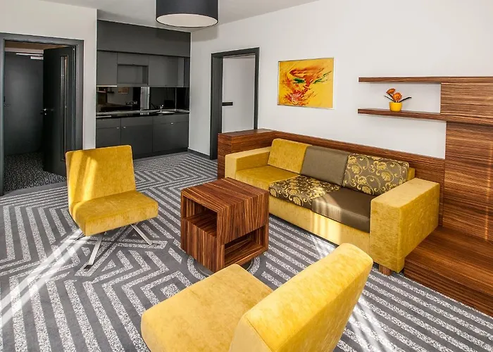 Hotel 99 4*